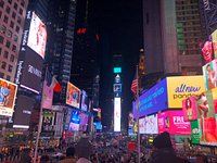 ニューヨーク タイムズスクエアのビルボードに24時間あなたの姿を映し出そうKlook