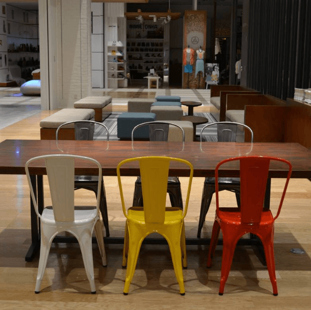 みなとみらいMARK ISマークイズ 地下2階エスカレーター前休憩所 休憩スペースMEQQE