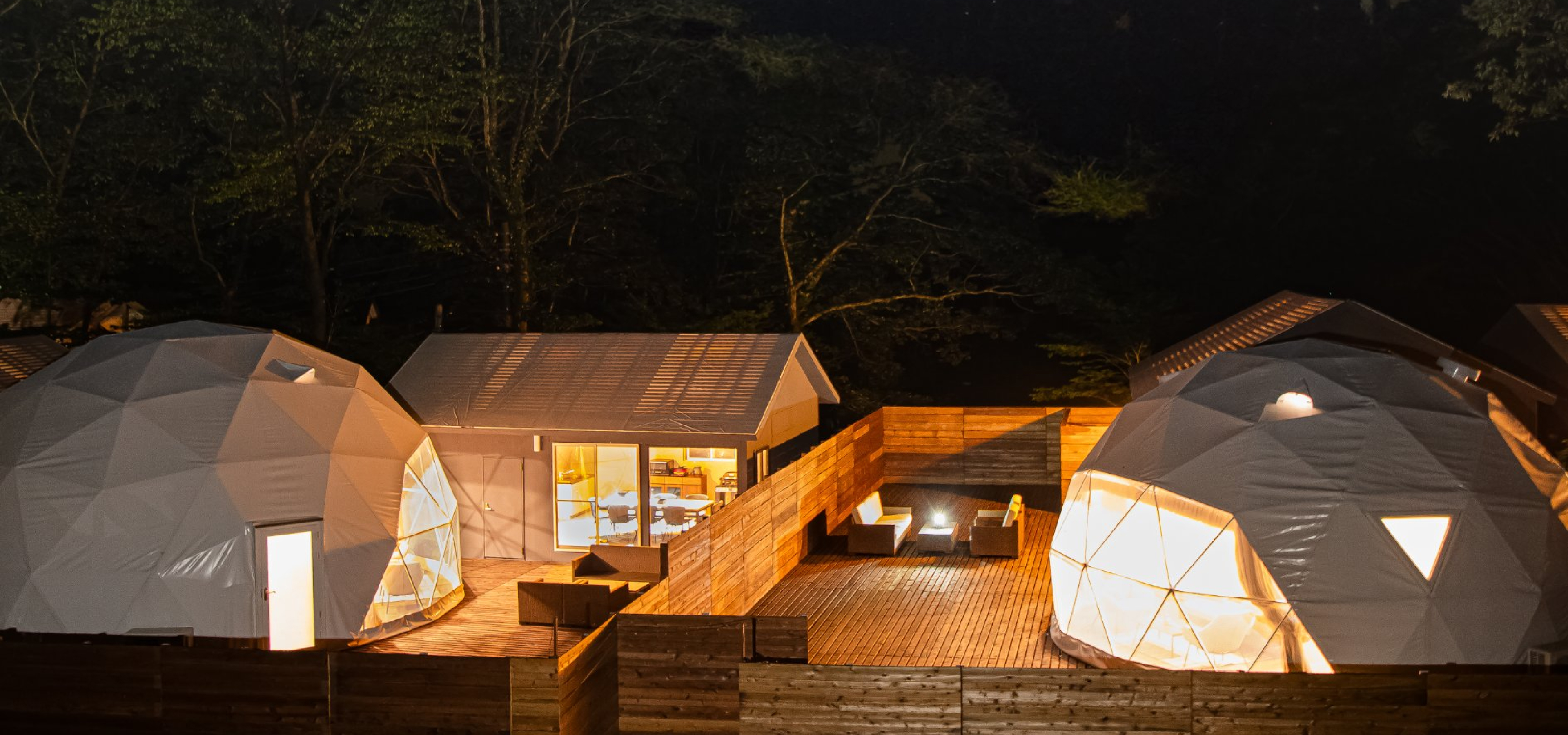 都心から80分の大自然！THE FOREST リゾグラ リゾートグランピングドットコム