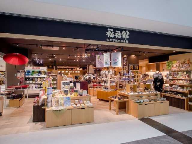 福井 「一乗谷朝倉氏遺跡博物館」が2022年10月1日オープン。戦国大名の館を原寸再現！るるぶ&more