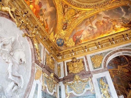 ヴェルサイユ宮殿の魅力見どころ、歴史、特徴、世界遺産登録の理由などを解説