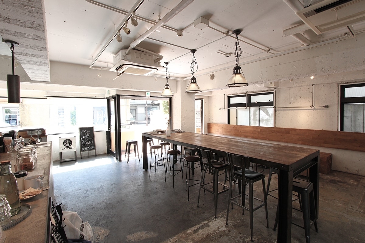 原宿ラフォーレ４階ゴルフスクール前休憩所 休憩所MEQQE めっけ