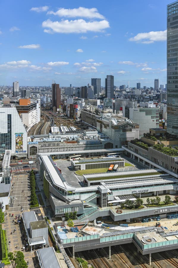 新宿車站周邊有什麼？ - 您的日本旅行指南