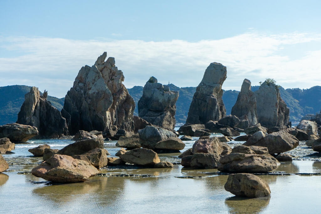 弘法大師空海の伝説が残る和歌山のパワースポット“橋杭岩”夫婦でお参り