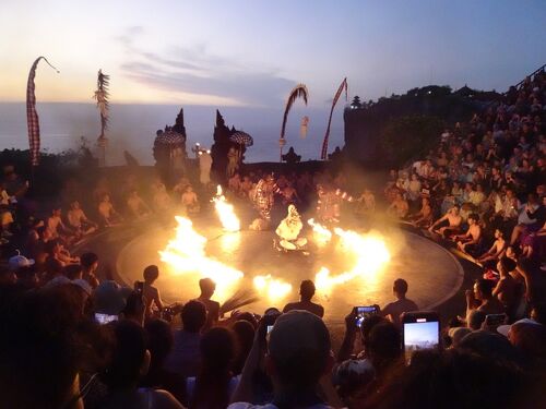 絶景のウルワツ寺院でケチャックダンス鑑賞 インドネシア・バリ島- siam manao-life