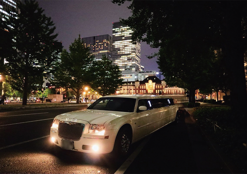 全長何メートル？超ロングなスバルのリムジン、しかも4WD。かつてない珍車が販売中