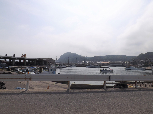 内航タンカー「第7浪速丸」浪速タンカー・対岸に羽田空港が見える多摩川 Oil Products Tanker: