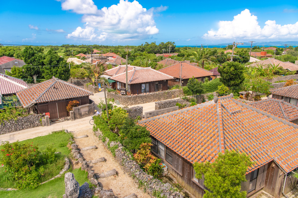 高良家サンゴの石垣やヒンプンなど昔のたたずまいが残るたびらい