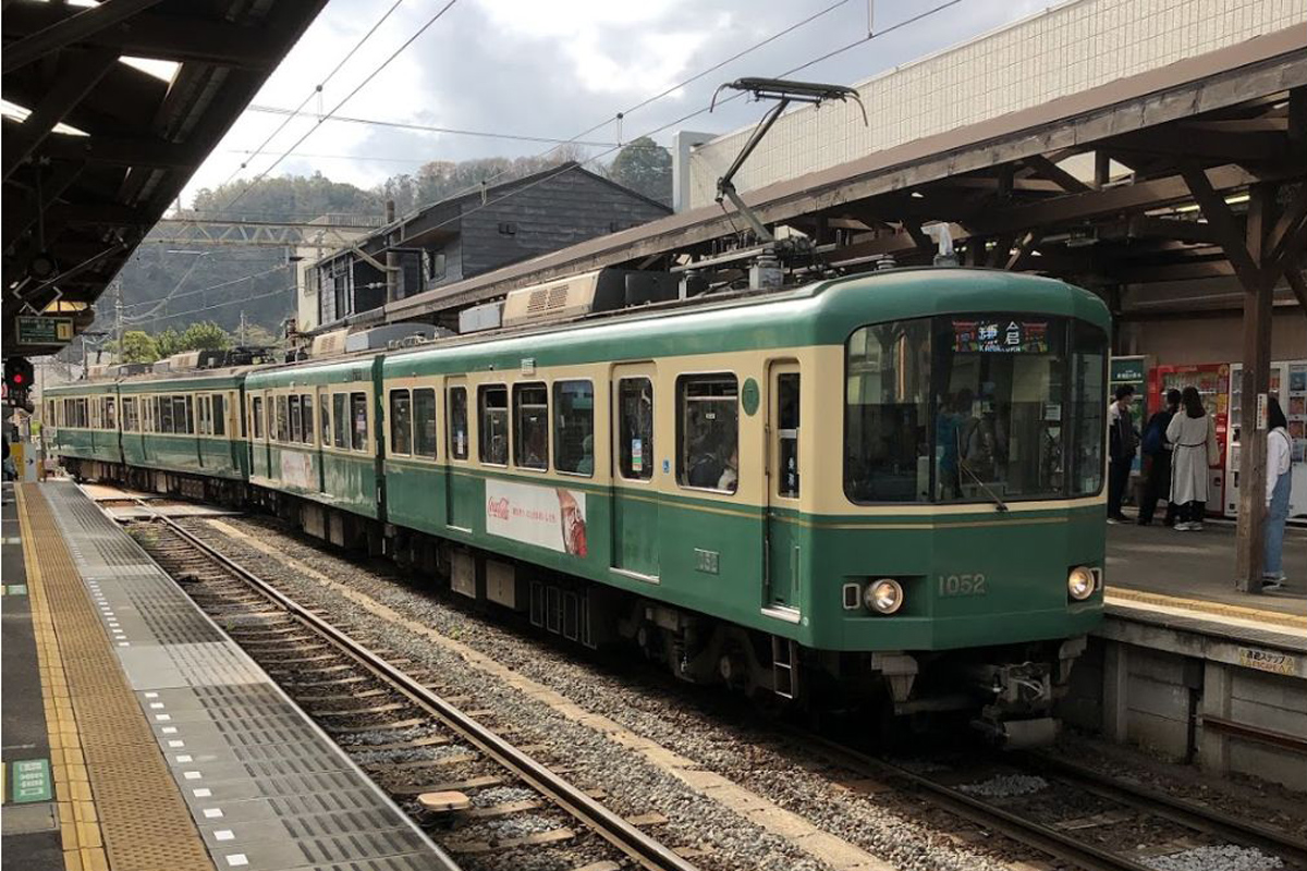 江ノ電 江ノ島・長谷駅、構内踏切廃止に 行先別の改札設置レイルラボ ニュース