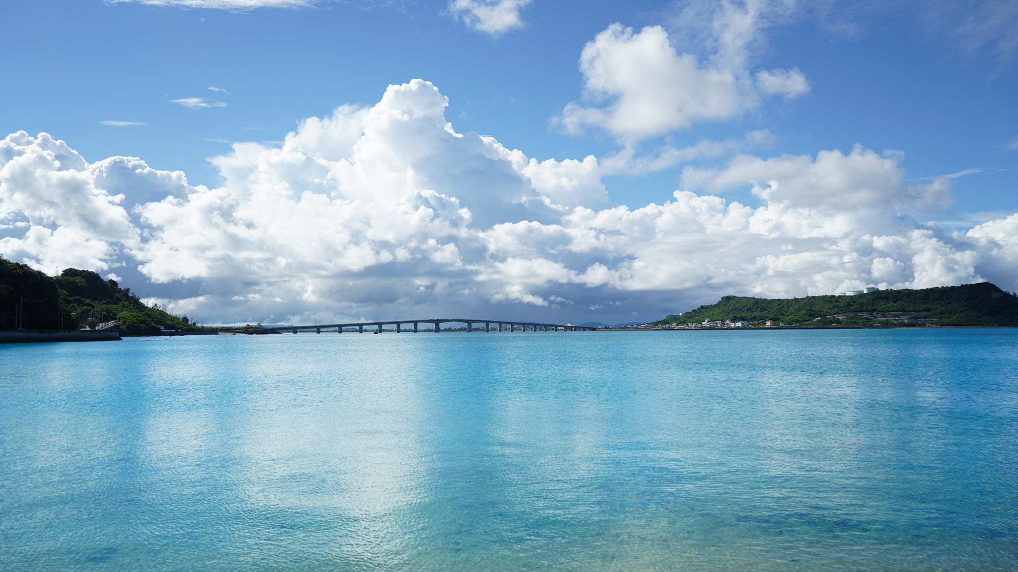 浜比嘉大橋 はまひがおおはし 沖縄絶景ポイント！ - おきなわlovers沖縄がグッと近くなる観光情報サイト