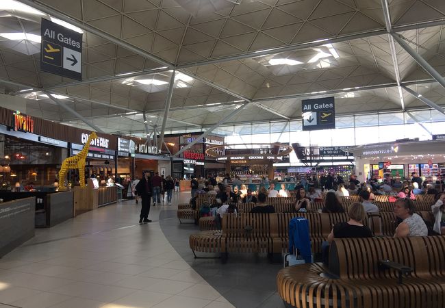 スタンステッド空港 STNイギリス のおすすめホテル・宿│ ステイケーションを格安予約