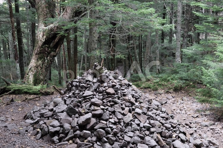 ケルン積むのはもうやめてーー - 豊後ピートのブログ