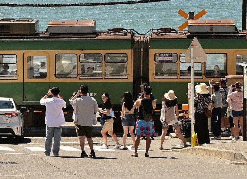 江ノ電踏切スラムダンクの聖地 鎌倉高校前1号と2号踏切道－我が子はフミキリスト