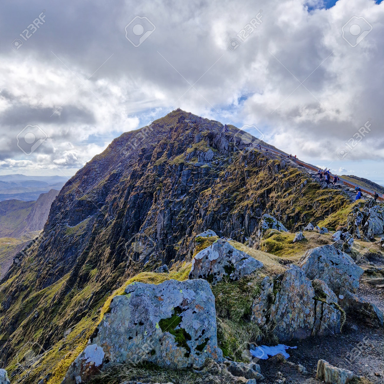 イングランド＆ウェールズ最高峰「スノードン山」おすすめ絶景ハイキング！地球の歩き方