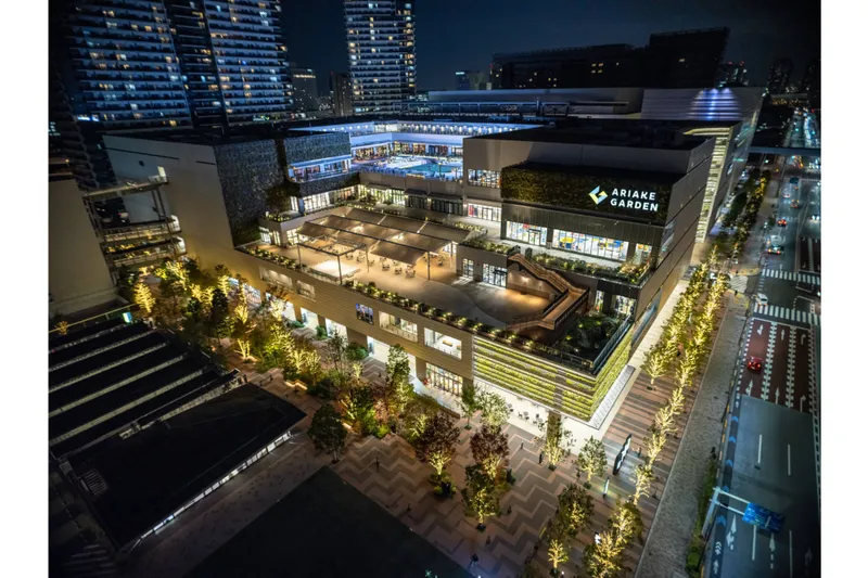 お台場イルミネーションが冬バージョンに、降り積もる“雪”のような白い光＆クリスマスツリー - ファッションプレス