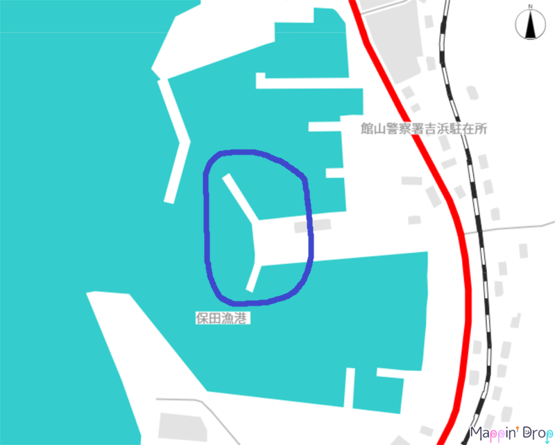 朝の散歩で滑川漁港で釣り🎣して見ました。何か来るけどルアーの尻尾だけ取られる。多分フグ🐡だろうか？旅行用携帯釣具で余り選択肢無しです