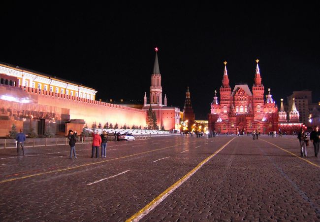 ASCII.jp：ロシアの「赤の広場」は意外なことに赤くなかった