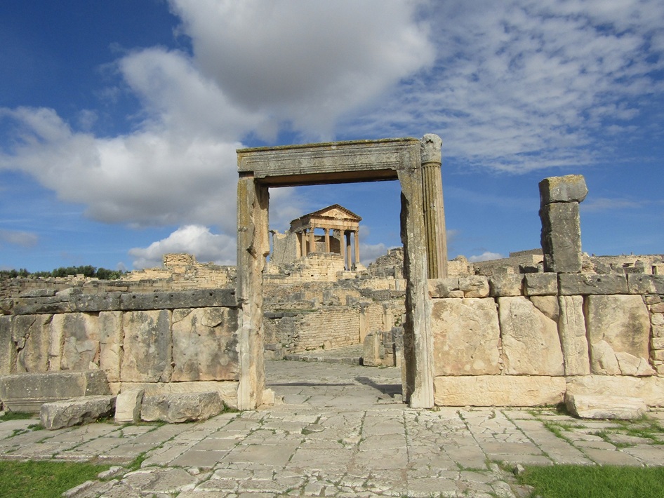 世界遺産 ローマ時代のチュニジア、ドゥッガ遺跡を訪ねる - おすすめ旅行を探すならトラベルブック TravelBook