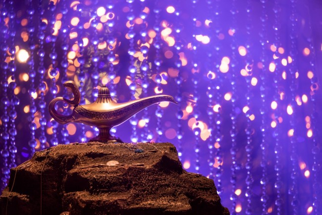 カレッタ汐留でLEDを約27万個使用したイルミネーション - ディズニー映画『シンデレラ』のショーも - ファッションプレス