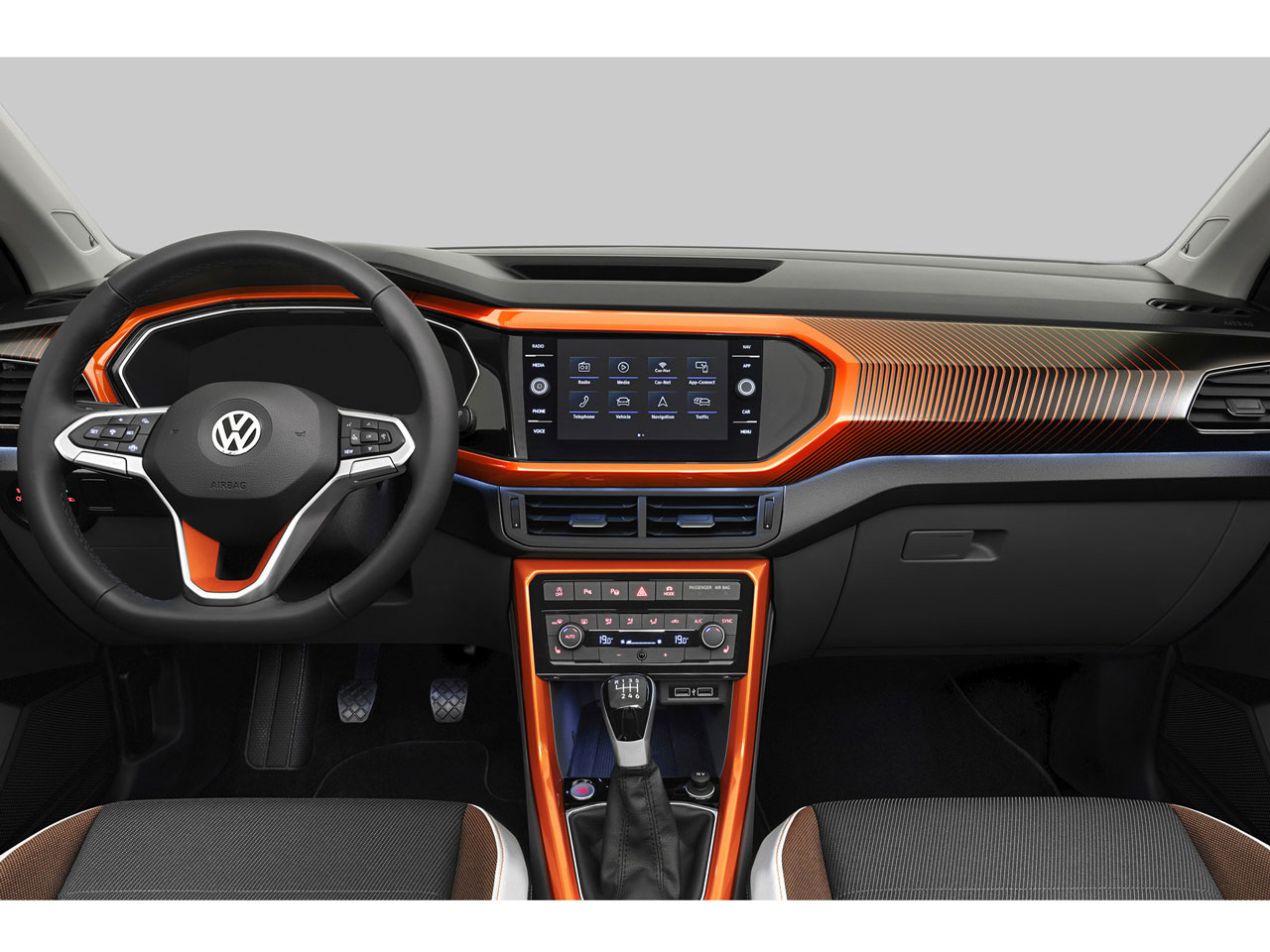 新型車も多数！フォルクスワーゲン T-Cross オレンジ