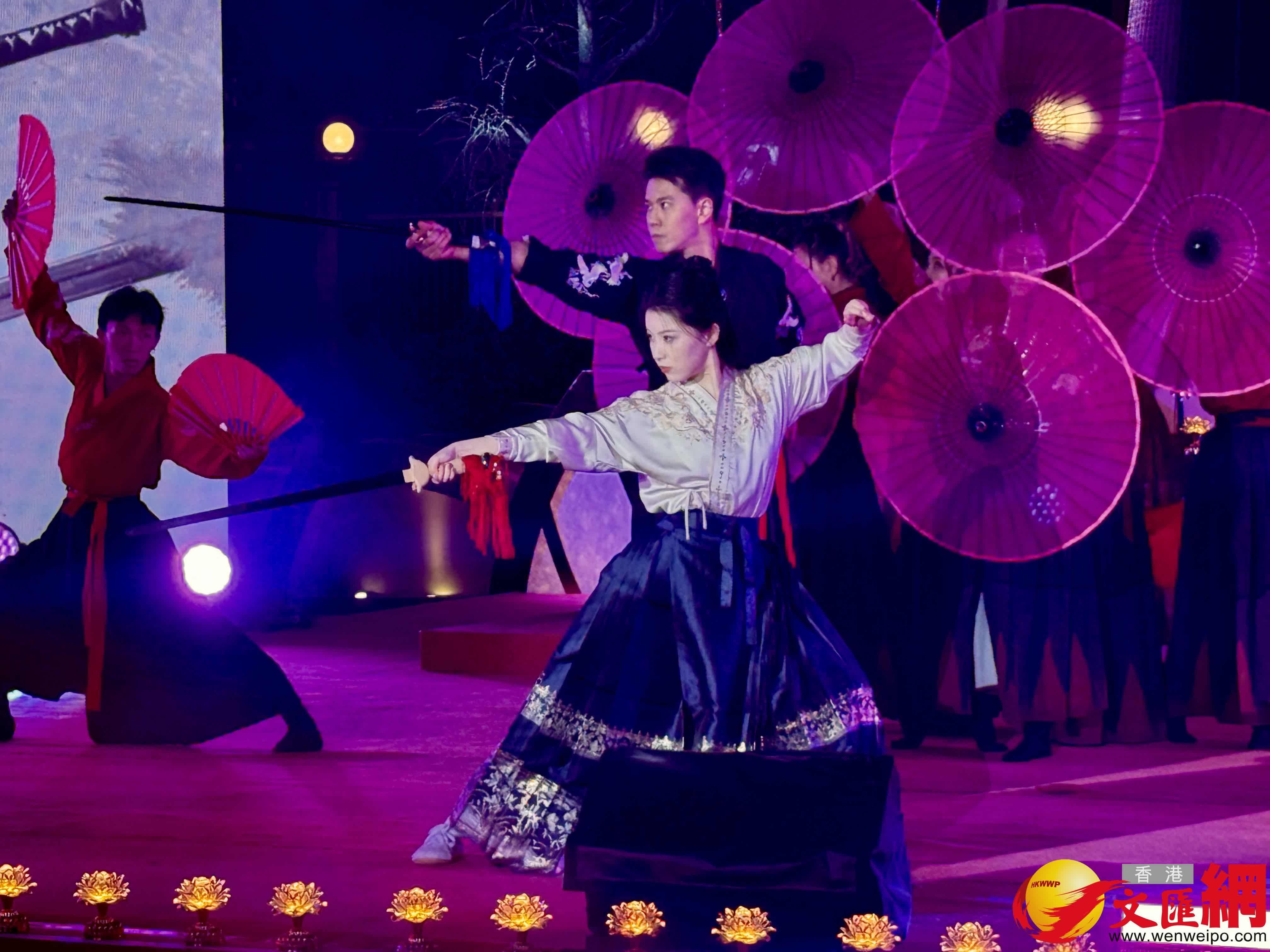 信報即時新聞- 時事脈搏- 本港多區舉行倒數活動迎接2022年-