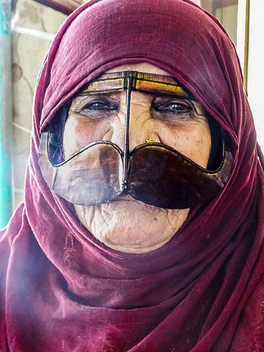 ドバイ 人々 人物 女性の写真素材