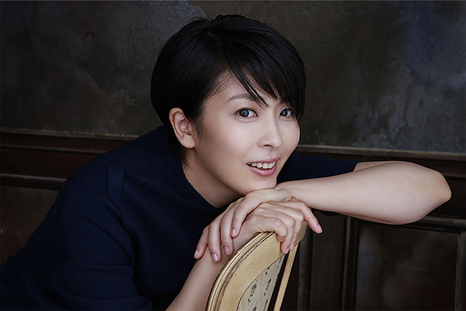 営業中です！ 予約無しのお客様は 番号札をお取りくださいませ。