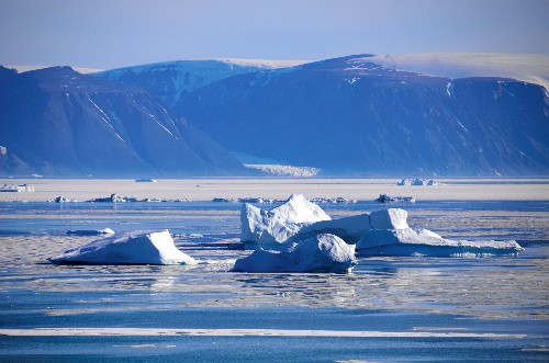グリーンランド山頂に降雨 観測史上初 - CNN.co.jp