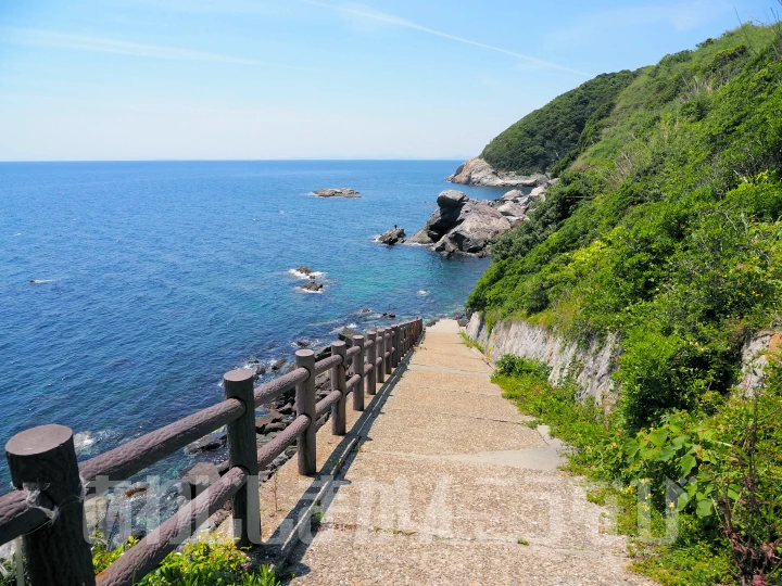 沼島 上立神岩：近畿エリアおでかけガイド：JRおでかけネット