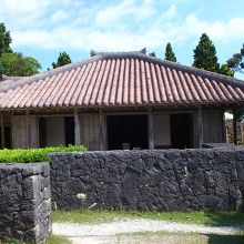 歴史と文化が息づく！沖縄の「古民家×観光」スポットを満喫沖縄観光情報WEBサイト おきなわ物語