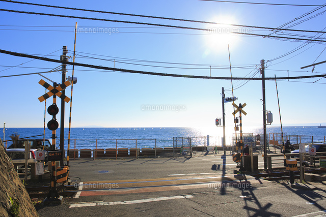 江ノ電 鎌倉高校前駅近くの踏切 - 見どころ、アクセス &