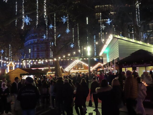 キラキラに輝く世界最大級のロンドンのクリスマス・イルミネーション