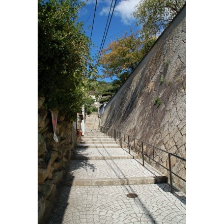 千光寺新道の石畳の坂道 10790001810 の写真・イラスト素材アマナイメージズ