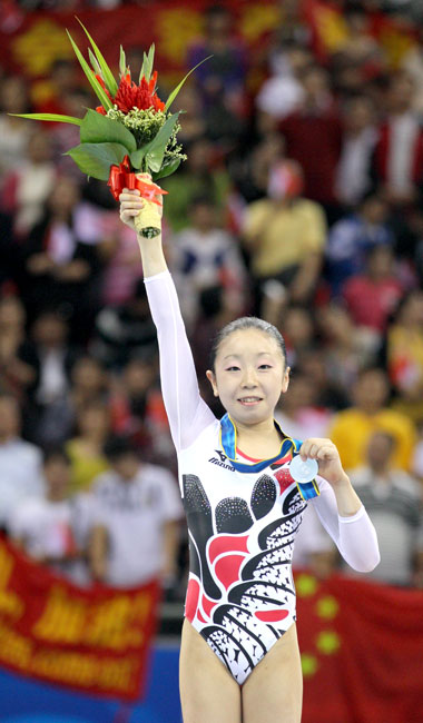 山岸舞彩、撮られた深夜の車チュ～１時間 : nikkansports.com