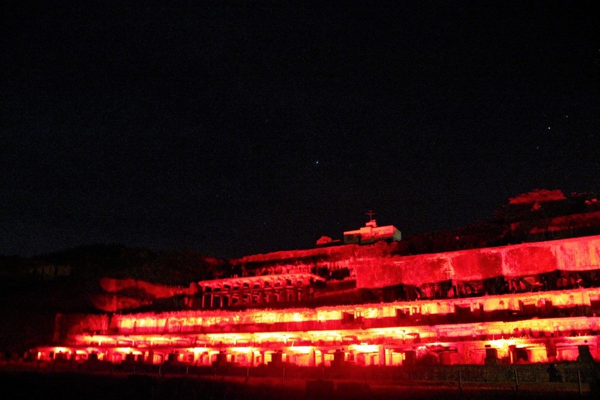 北沢浮遊選鉱場がラピュタすぎた ライトアップも神秘的な佐渡島おすすめ絶景観光スポットTABIZINE～人生に旅心を～