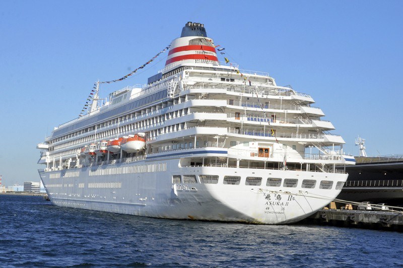 横浜港のクルーズ船、8カ月ぶり運航再開 - 日本経済新聞