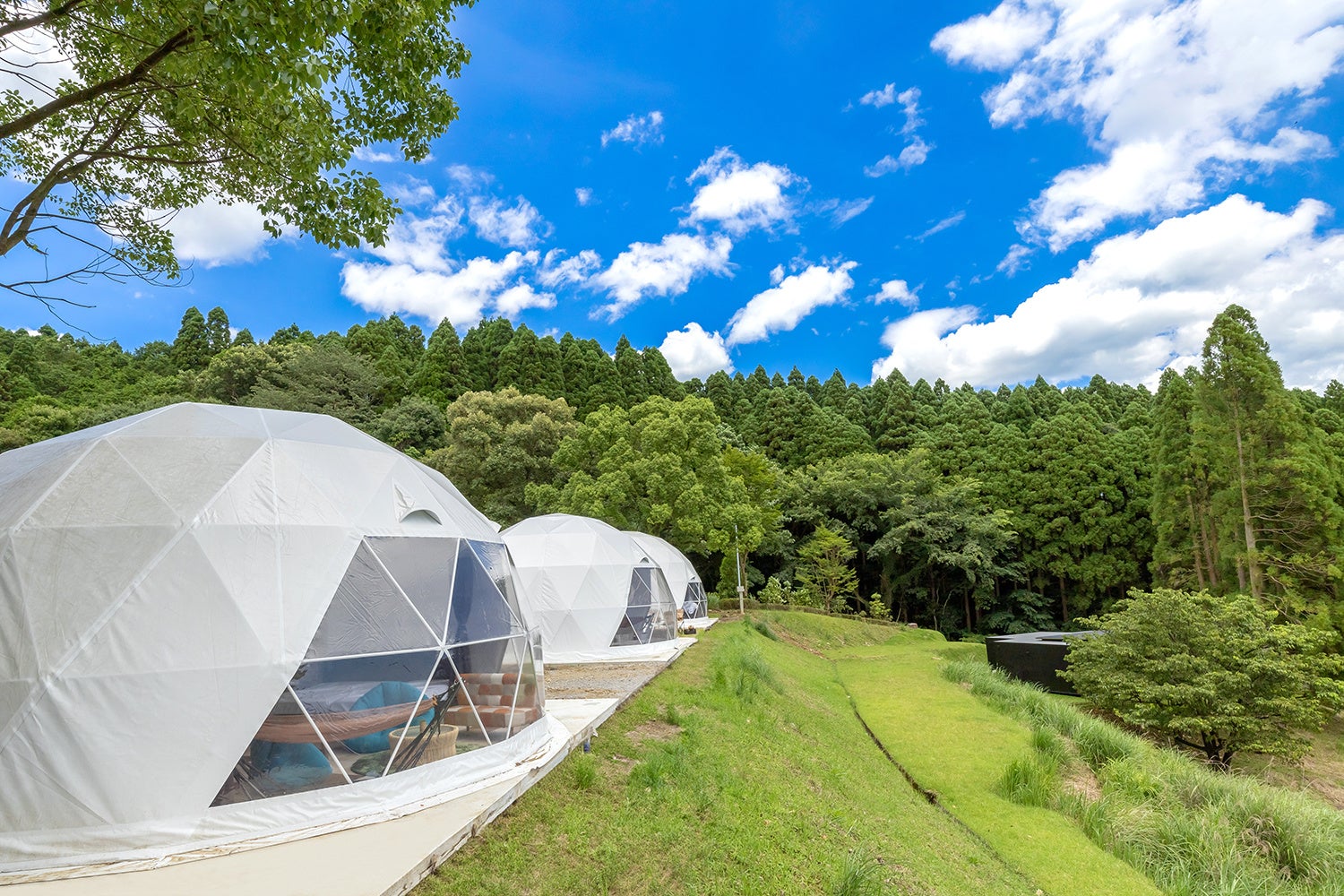 富士山を望む山中湖グランピング ル・ニドリゾグラ リゾートグランピングドットコム