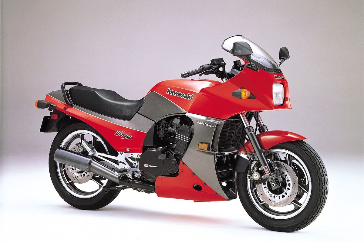 ASCII.jp：トップガン・マーヴェリックに登場するカワサキ「H2」は心をDANGER ZONEへ誘う1台1 3