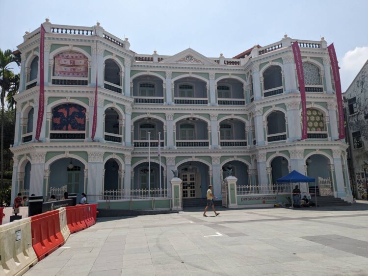 お皿に載った芸術、プラナカン料理を食べてみよう！シンガポールナビ