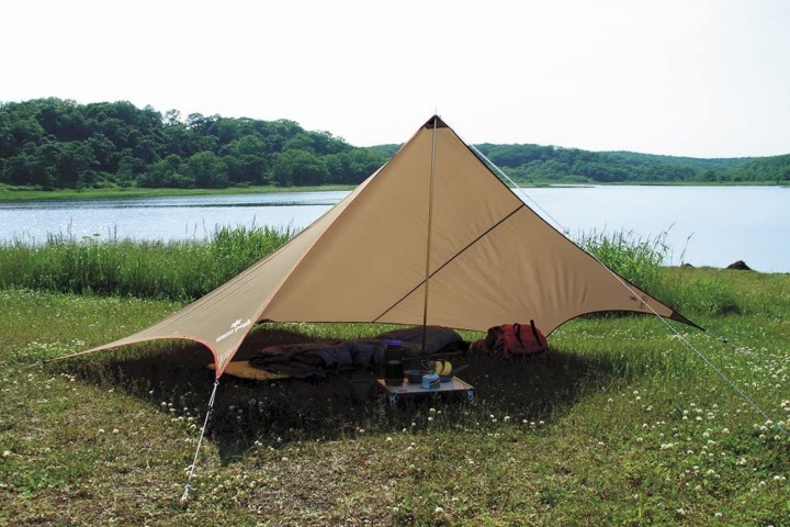 タープを張る時に必要なもの ソロキャンプでも簡単に張れるおすすめアイテムアウトドアお役立ち情報