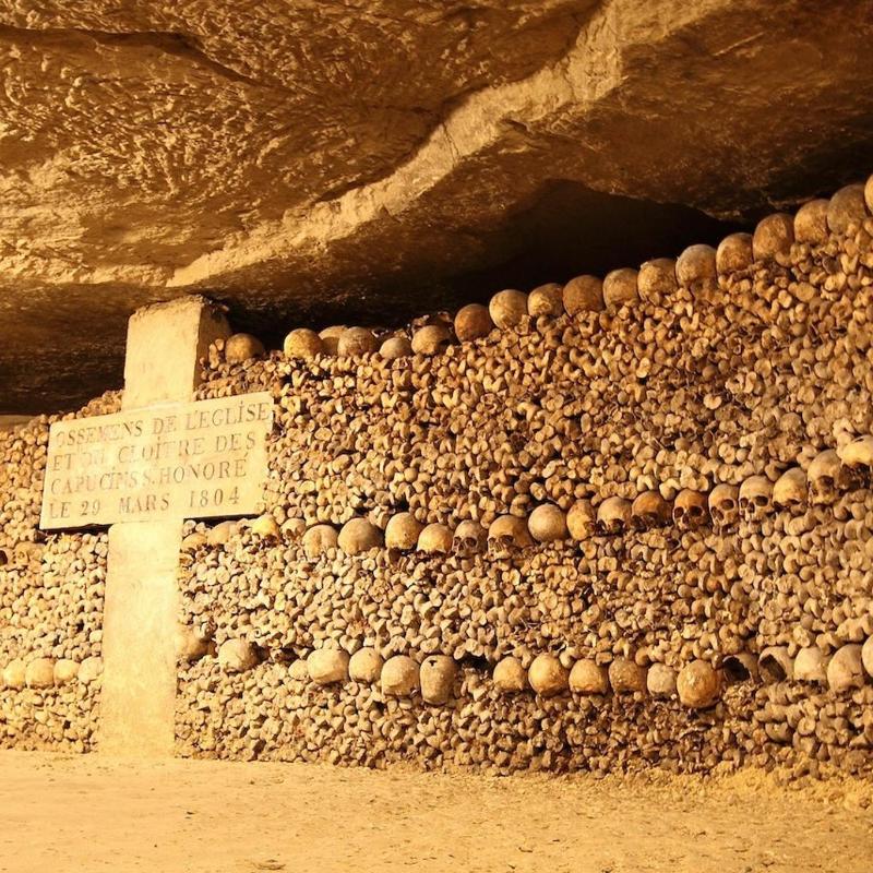 パリ：カタコンブ入場制限ツアーGetYourGuide