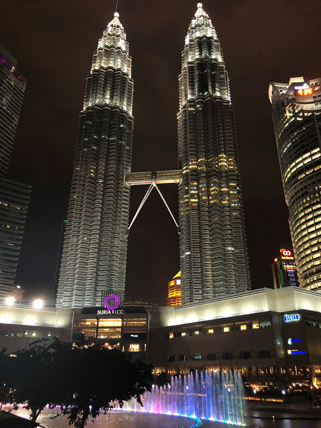 ペトロナスツインタワー タワー1施工実績Be a ChangeBuilder.