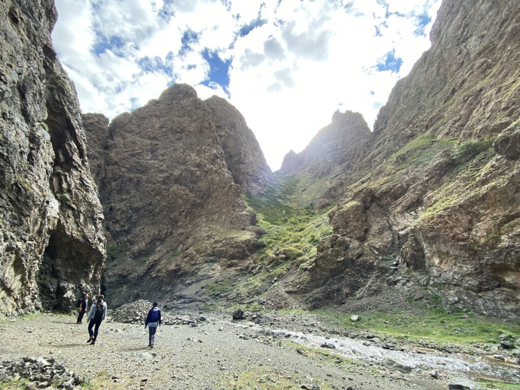 モンゴルで草原と砂漠に抱かれる旅 6日目：夕日に映えるホンゴル砂丘へ・砂丘登山とキャメルライディング』南ゴビ モンゴル の旅行記・ブログ by美味しいたまごさん