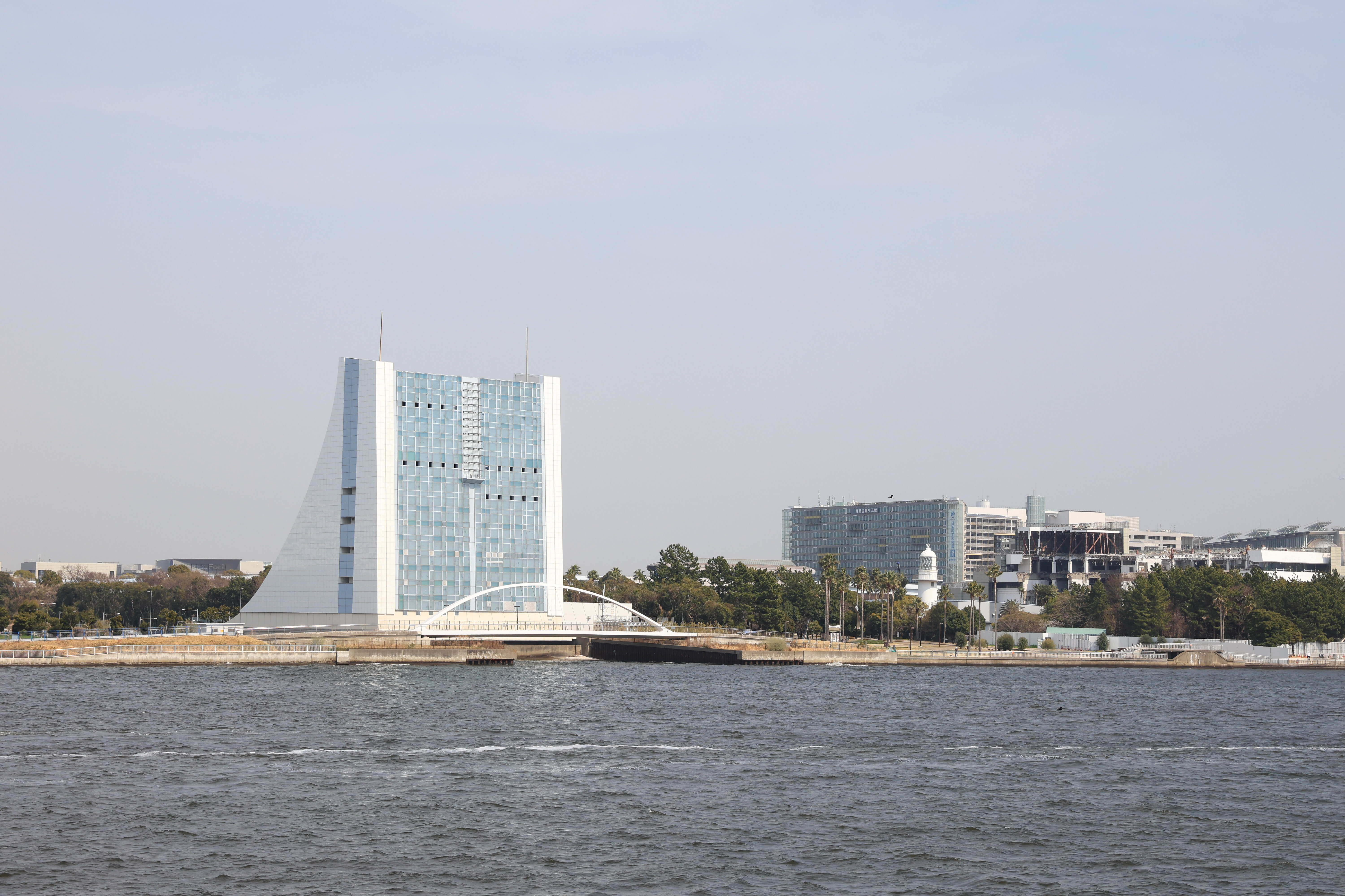 利用案内金沢港クルーズターミナル