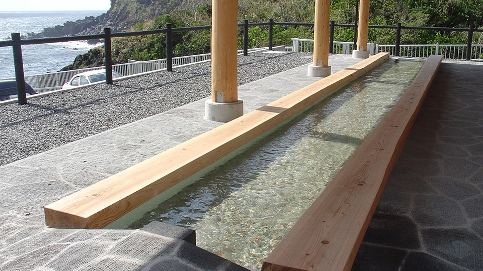 町営温泉 - 八丈島観光協会