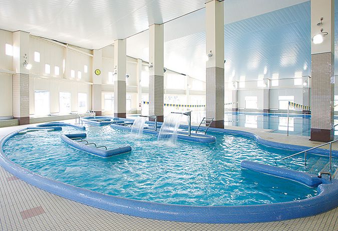 遂に‼️プールに水入れが始まりました！ そして運営の準備で柵などを設置しております！ オープンまでもう少しです❣️みなさん楽しみに待ってて下さいね‼️マルエス堺原山台ジムマルエス堺原山公園プール原山公園大阪府堺市南区原山台泉北栂美木多