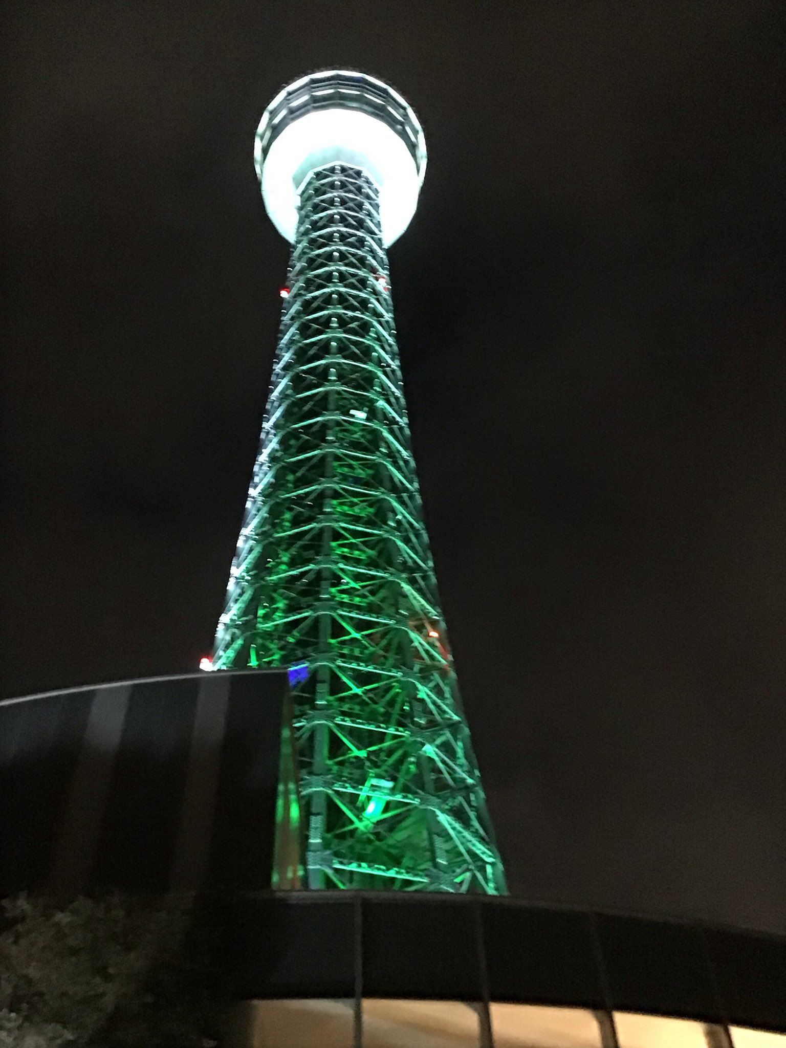 マリンタワーが「夜の階段イベント」-展望階まで335段を開放 - ヨコハマ経済新聞