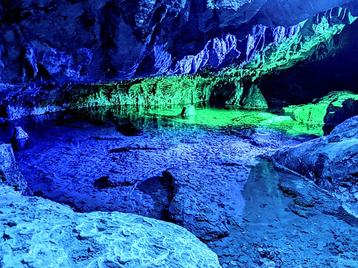 東海地方の夏のデートで行きたい「鍾乳洞」おすすめ9選！ひんやり空間が夏デートに最適！RETRIP リトリップ