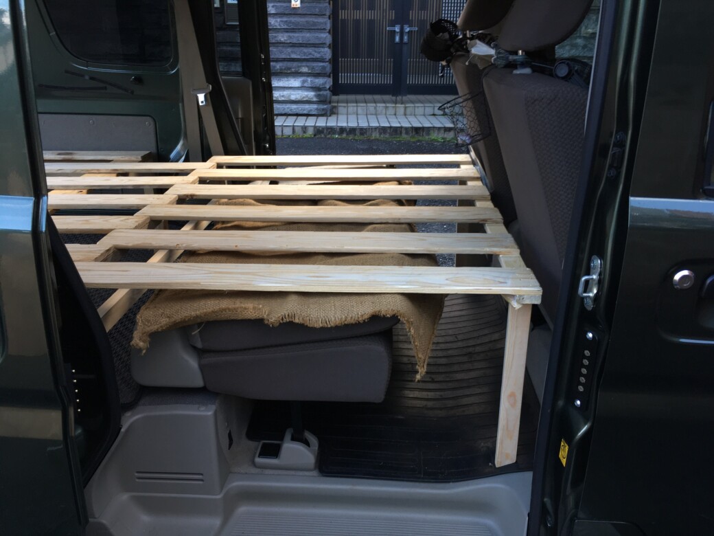 軽なのに4人で車中泊ができる！？ 装備充実の軽キャンパー「Road Select