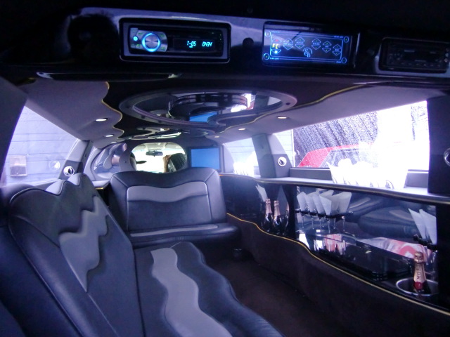 リムジンの車内 - No: